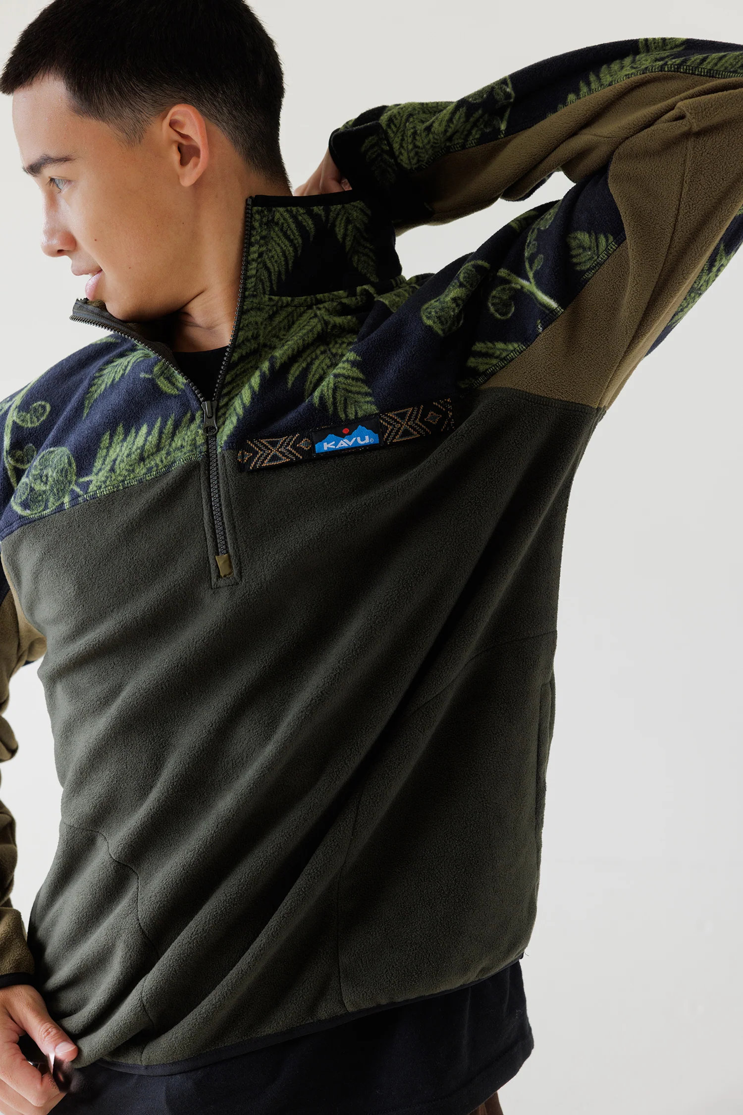 Winter Throwshirt - Image 10